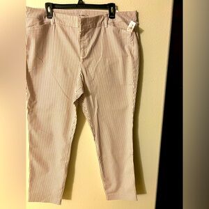 NWT Old Navy  pixies Women's pants size 18